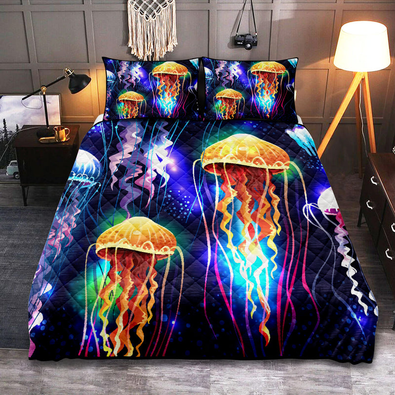 Jellyfishes Glowing Underwater Quilt Bed Sets Nearkii