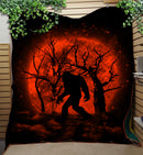 Bigfoot Silhouette Moonlight Quilt Blanket Nearkii